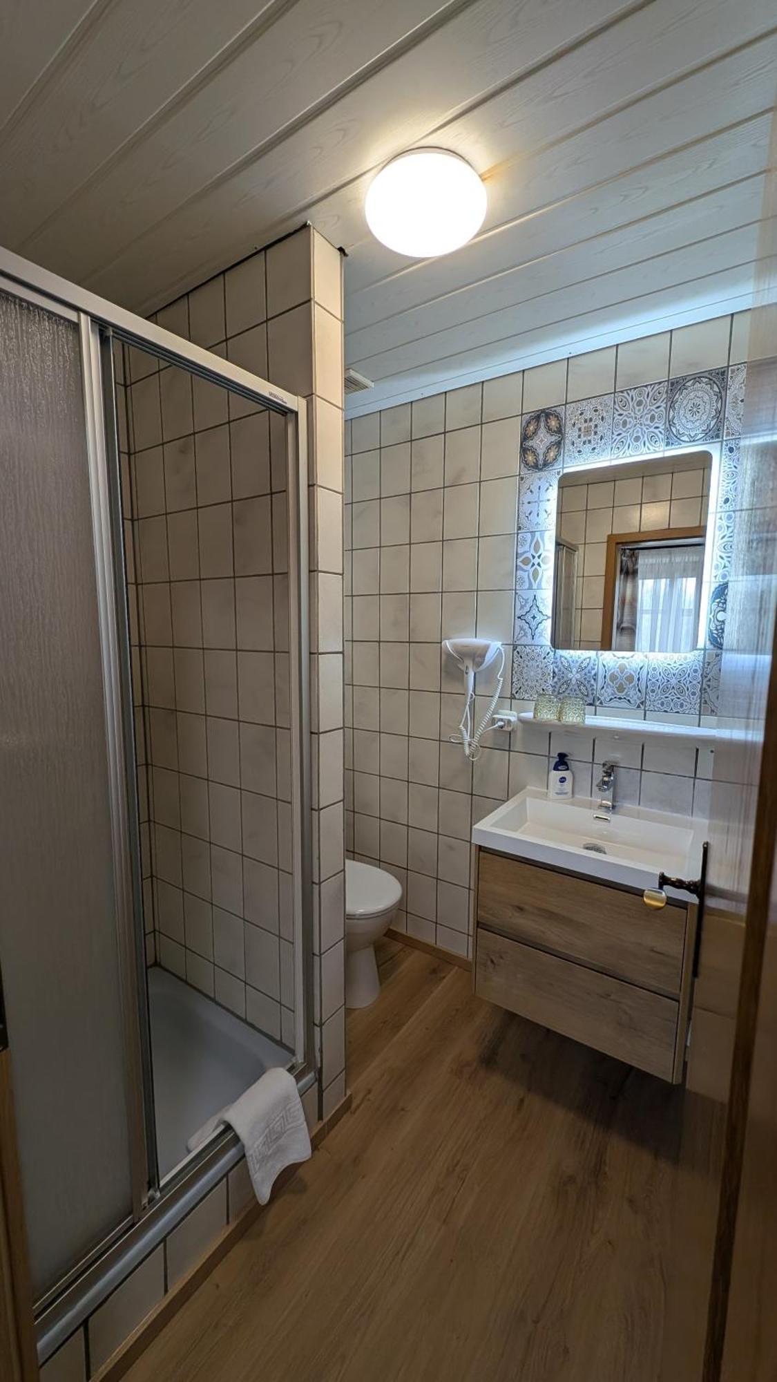 Cafe Zum Toni Hotell Thyrnau Eksteriør bilde